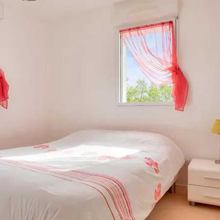 Apartment Proche Plages Et Commerces, Pour 4